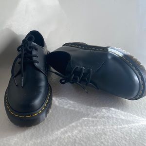 Women’s Leather Oxford Doc Martens shoes size 7 Black 1461